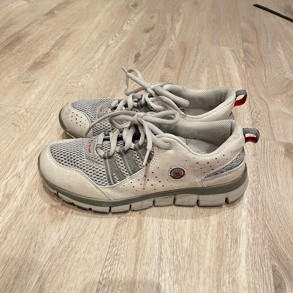Women shoes